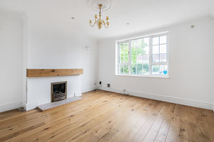 Living room- click for photo gallery